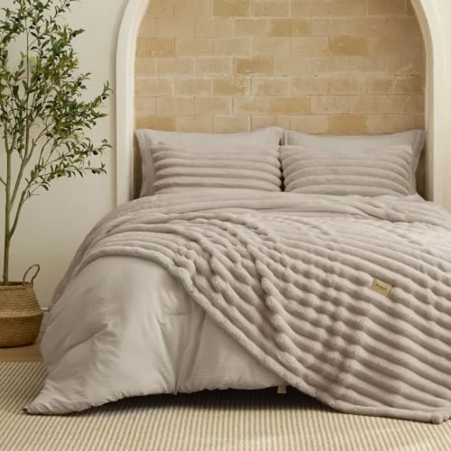 Gentlesoft 2-in-1 Comforter Set With Detachable Fluffy Blanket