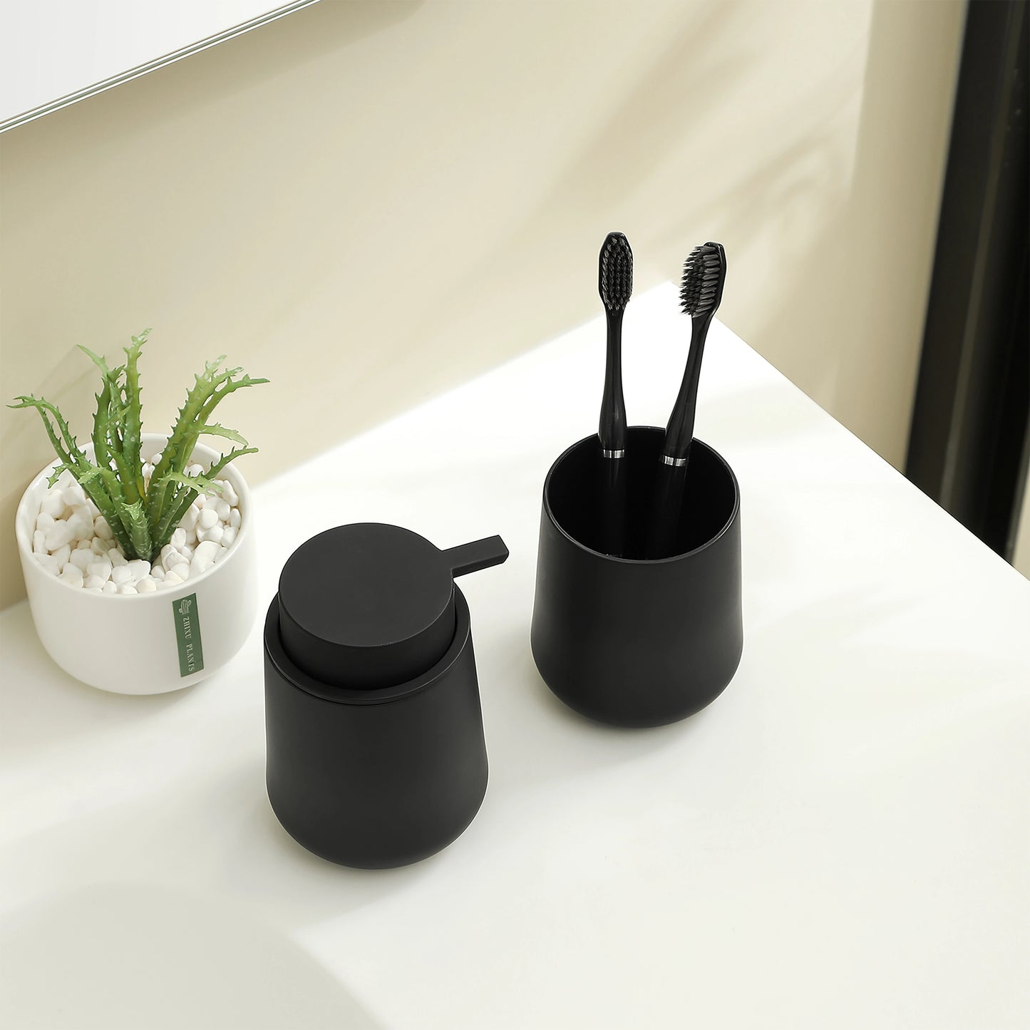 Modern Bathroom Accessories Set Soap Dispenser And Toothbrush Holder